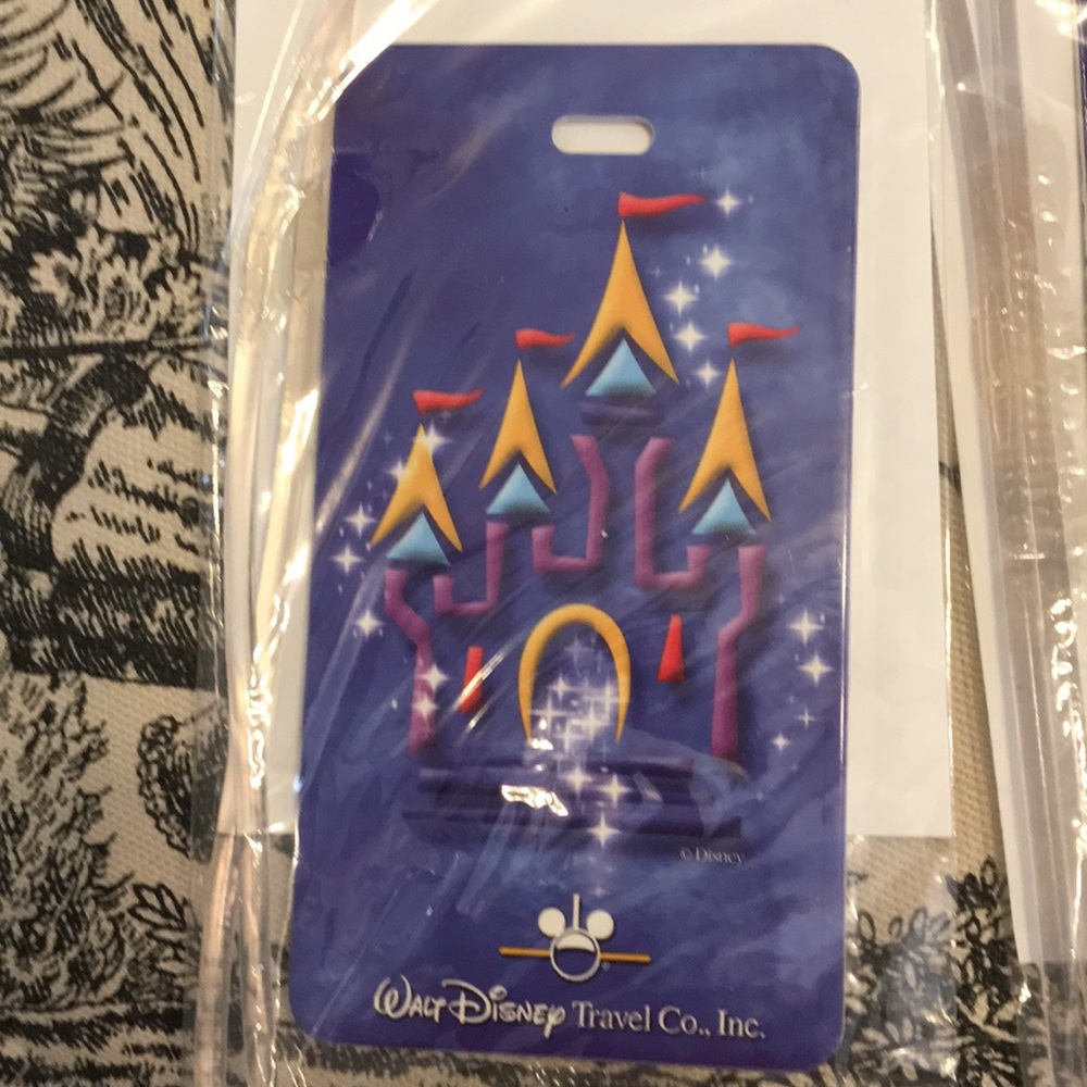 Lot of 2 Disney World luggage tags. - Picture 2 of 2